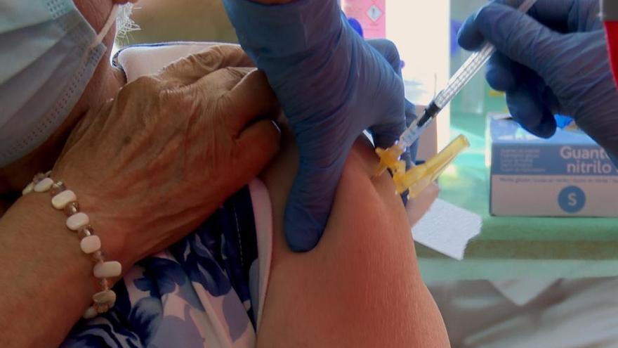 Un total de 286.680 vascos han recibido ya la tercera dosis de la vacuna