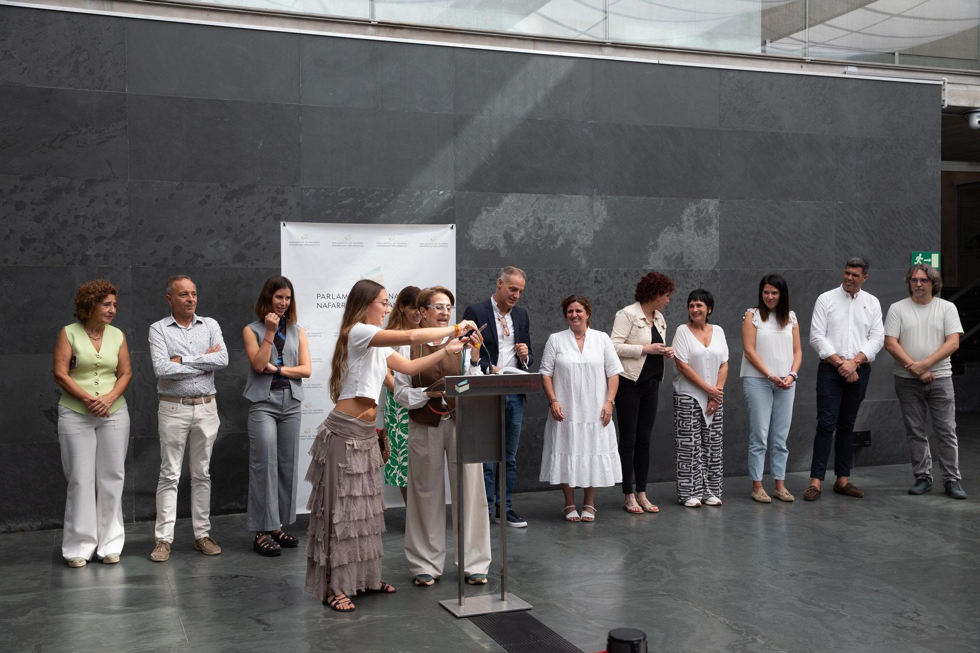 Parlamento de Navarra conmemora el Día Mundial del Alzheimer