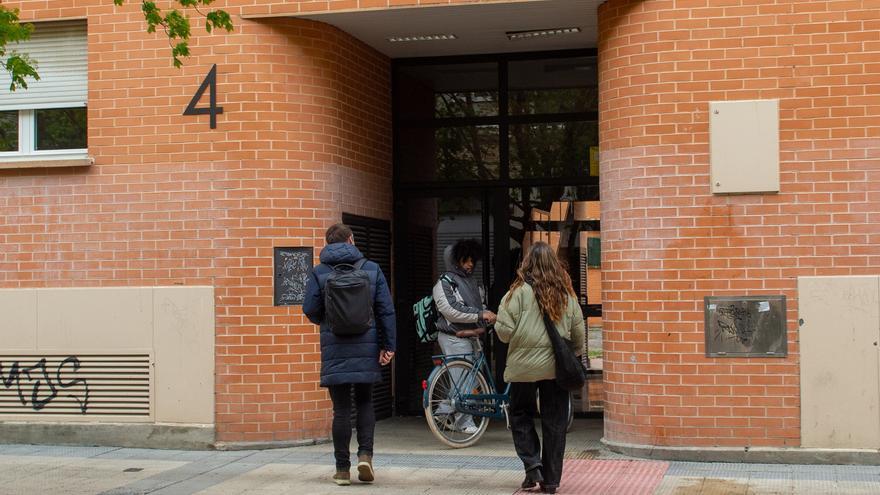 El piso donde vivía el detenido por la muerte de su expareja en San Jorge pertenece a un fondo buitre