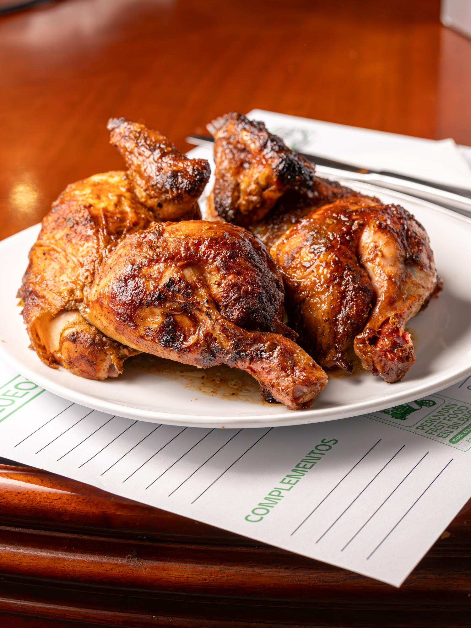 Pollo a la brasa peruano