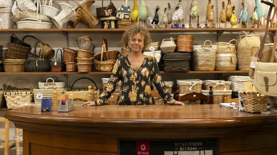 La última cestería de Bilbao resiste al paso del tiempo: “Nos mantenemos como podemos”