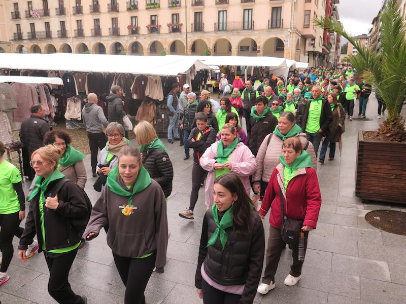 La marcha contra el cáncer de Urretxu y Zumarraga, en imágenes