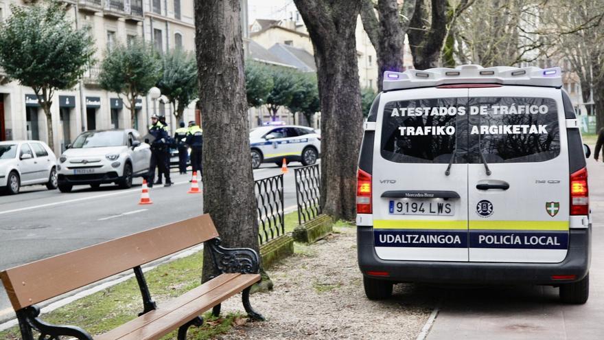 Dos arrestados en Vitoria por agredir con una botella a un hombre para robarle el móvil