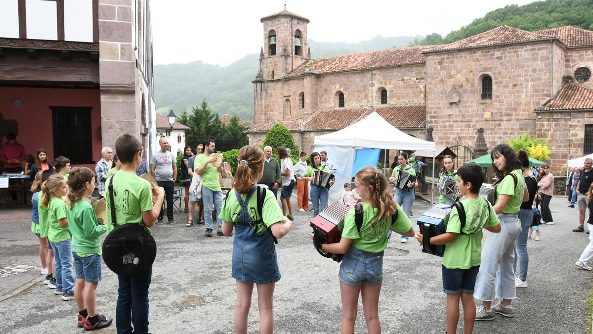 Etxalarko Trikitilariak pondrán música por las calles