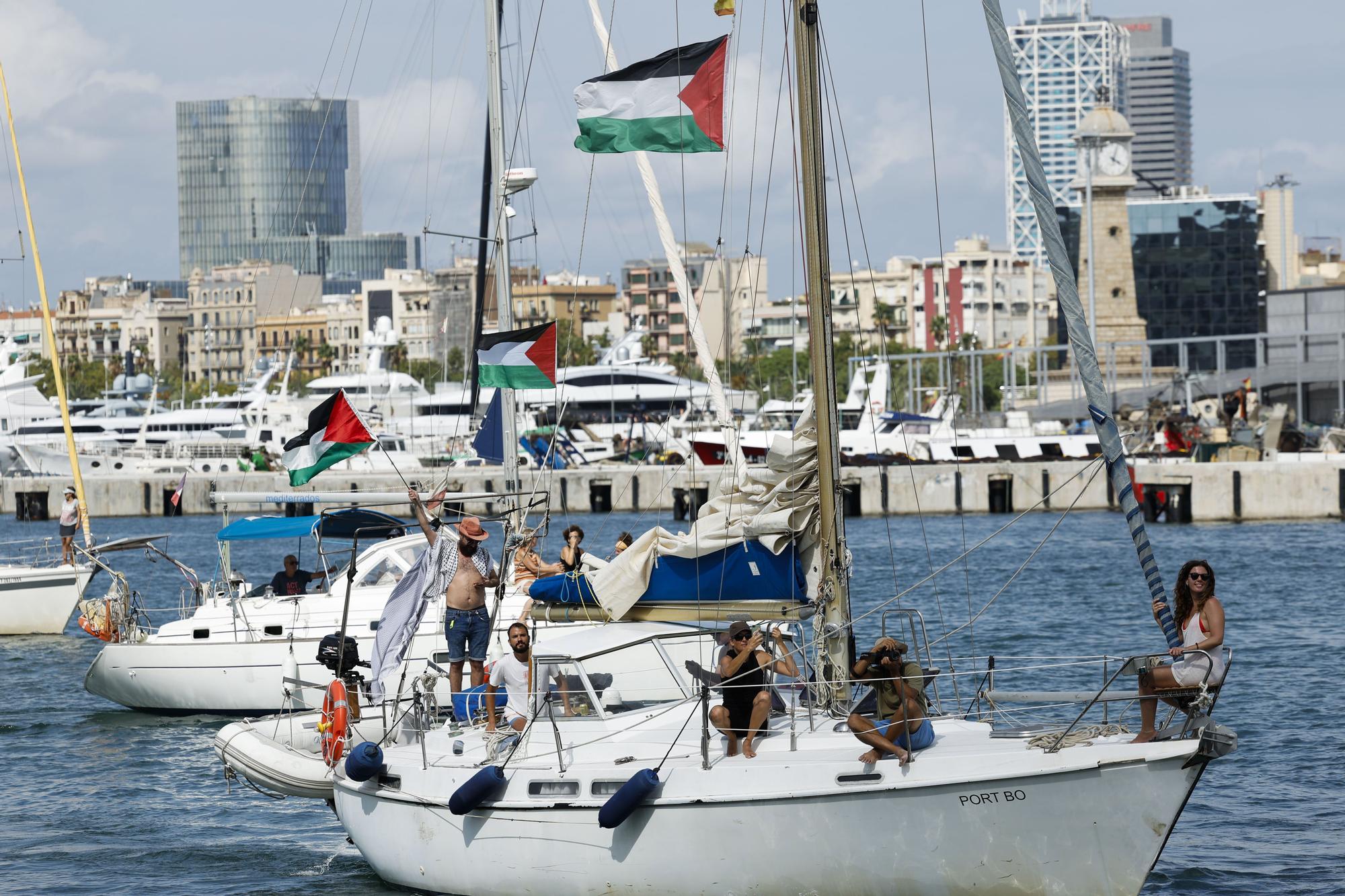 Fotos: La flotilla Global Sumud zarpa rumbo a Gaza