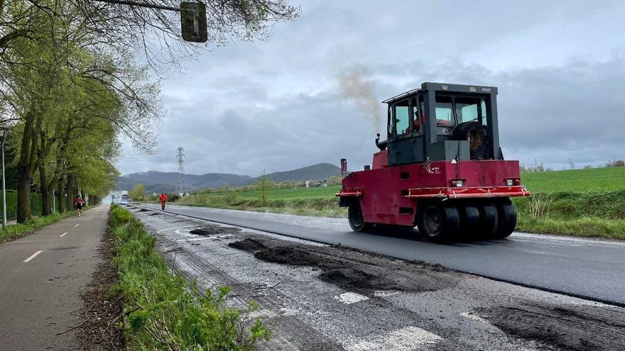 Gasteizko Udalak 250.000 euro inbertituko ditu Lakua, Santsomendi, Arriaga eta Zabalgunean kaleak konpontzeko