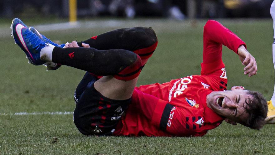 Aimar Oroz no se entrena y su participación con Osasuna ante el Villarreal peligra