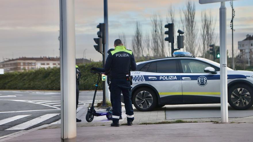Detenida una pareja en Vitoria por agredirse mutuamente en el interior de un coche