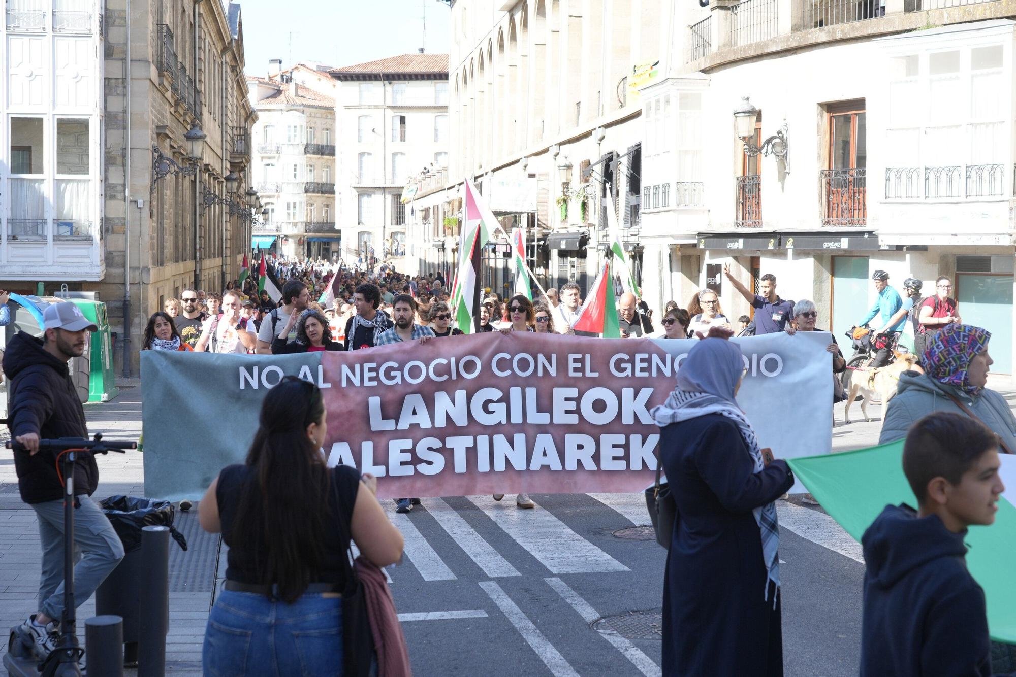 Manifestación en favor del pueblo de Gaza en Vitoria