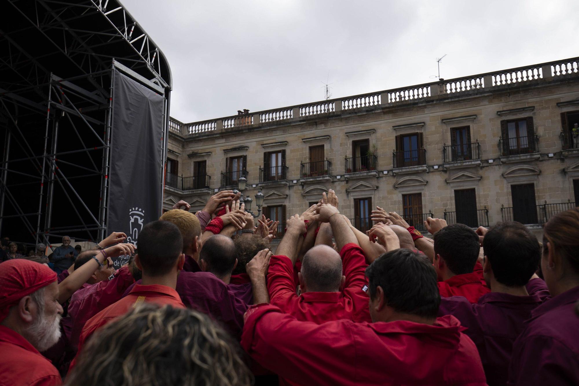 En imágenes: La Plaza Nueva de Vitoria acoge una gran Diada Castellera