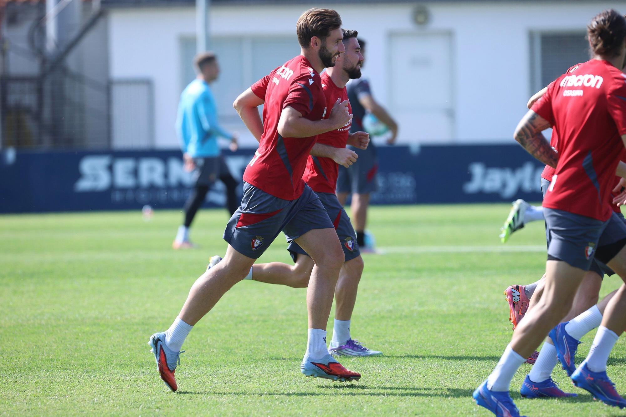 Osasuna se entrena en Tajonar tras la victoria ante el Valencia