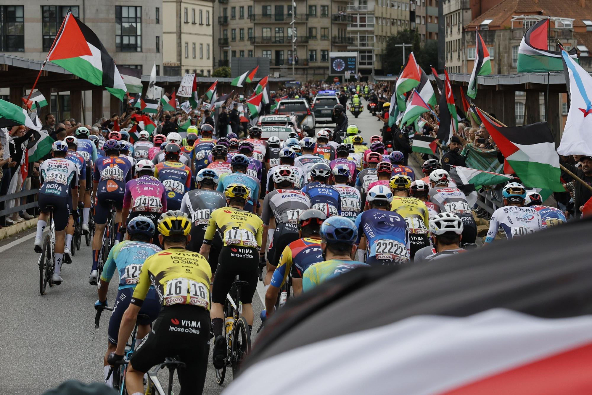 Israel arrastra a la Vuelta: de nuevo se corta una etapa
