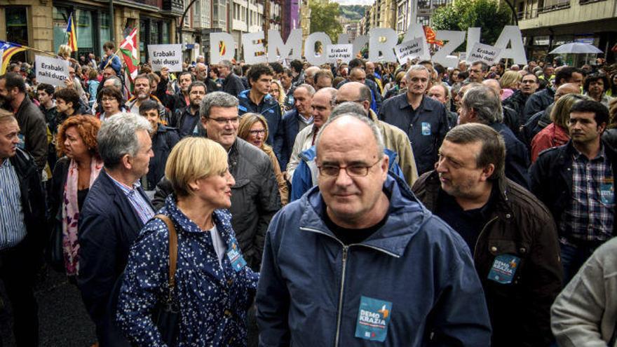 Dos de cada tres vascos no aplicarían en Euskadi el modelo catalán pese a su empatía