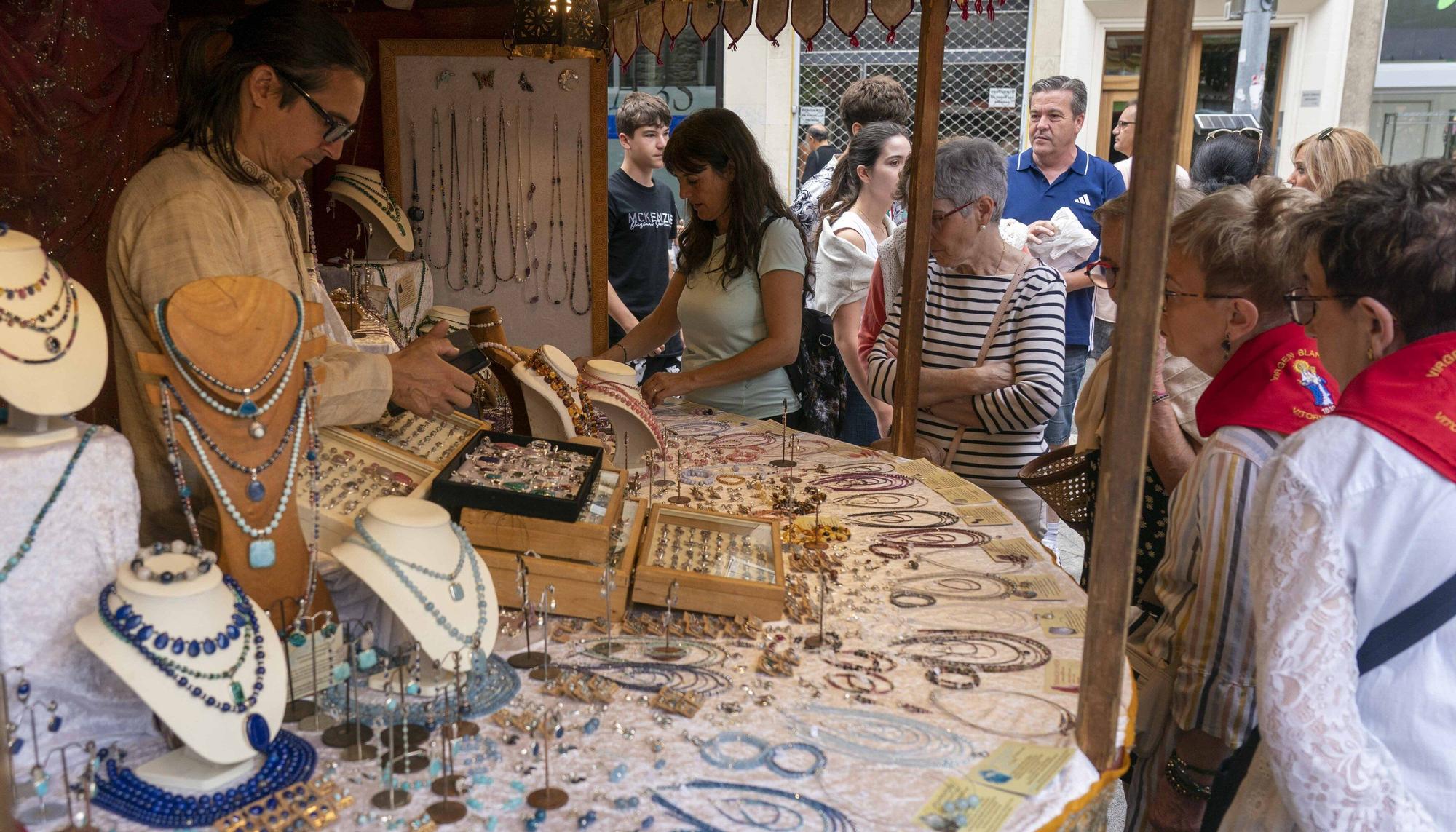 En imágenes: El zoco árabe en la plaza Juan de Ayala