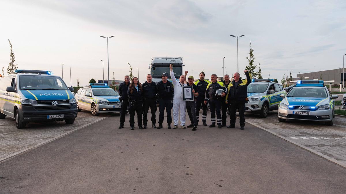 Durante 6 horas y 22 minutos, Hellgrewe mantuvo el eActros 600 en retroceso constante, a una velocidad media de unos 20 km/h, completando 124,7 kilómetros y enfrentándose a un total de 476 curvas.