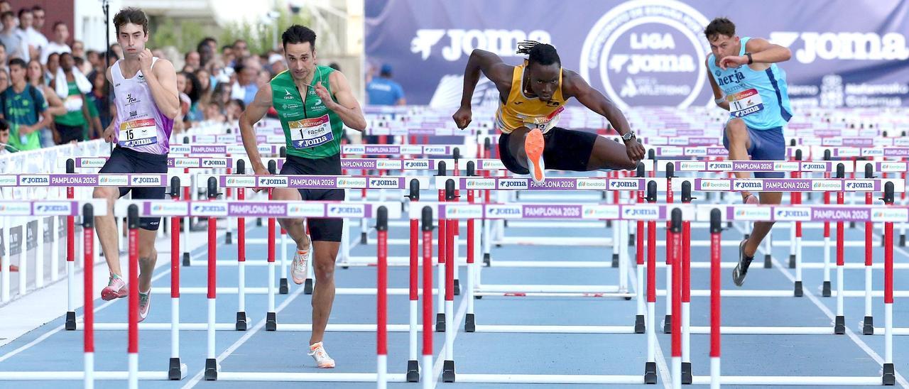 Fotos de la final de la Liga de Clubes Masculina de atletismo en Larrabide