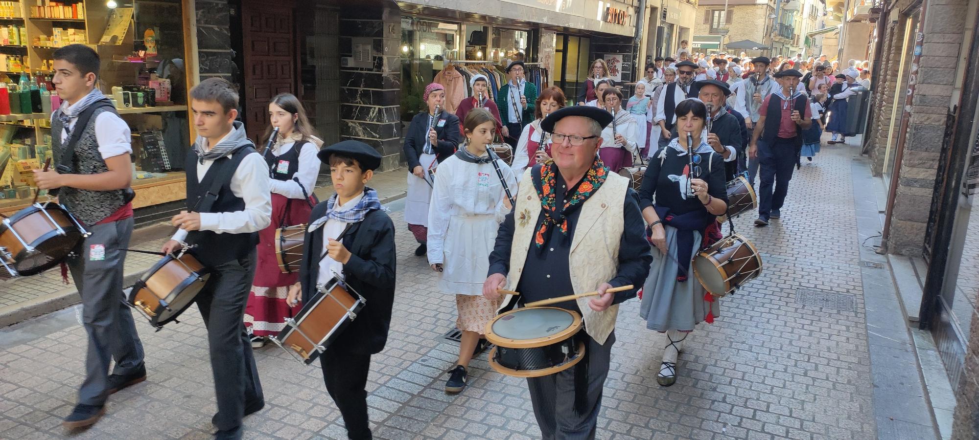 Debako Euskal Jaia iruditan