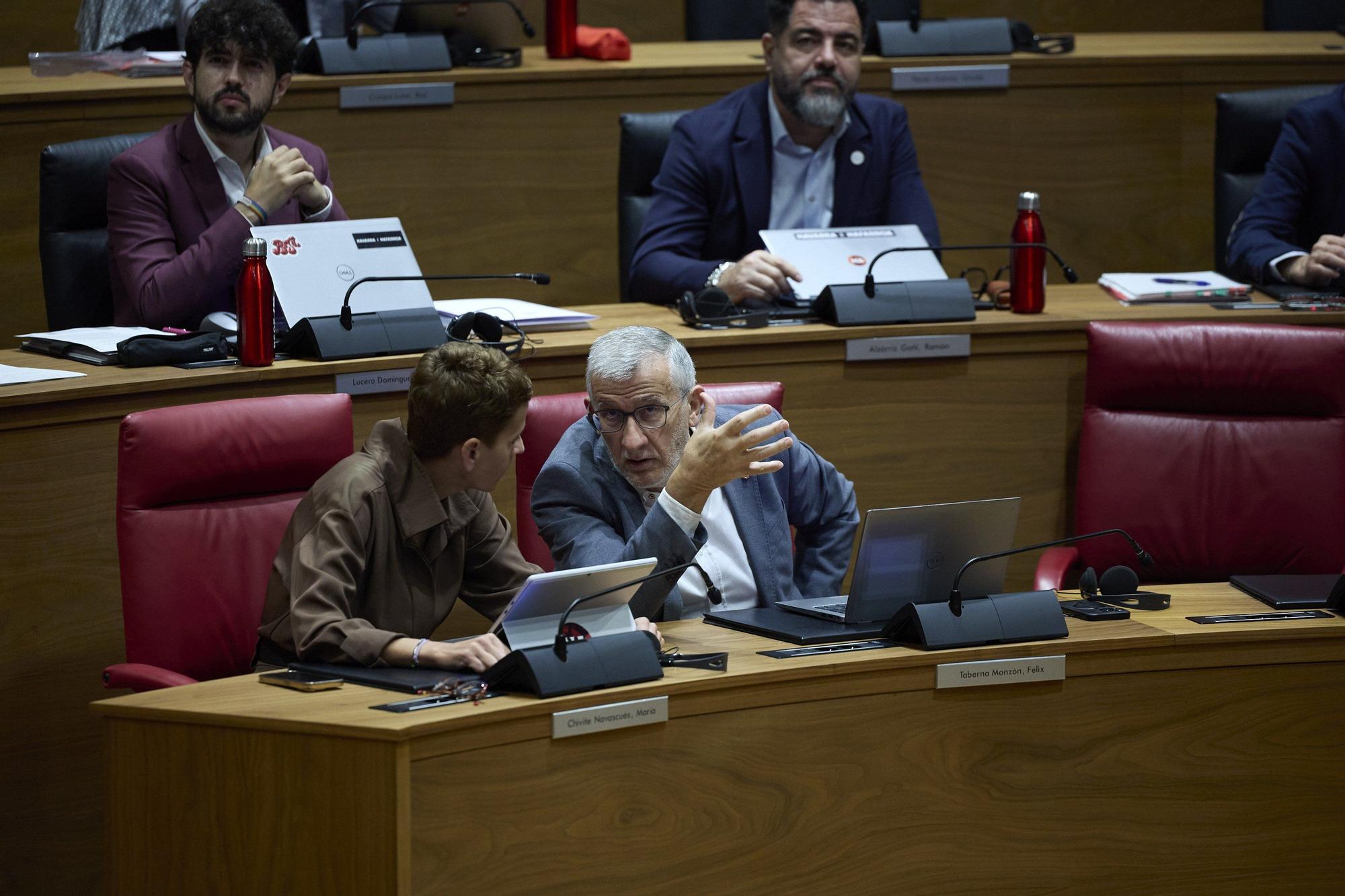 Fotos del pleno del Parlamento de Navarra (jueves 23 de octubre de 2025)