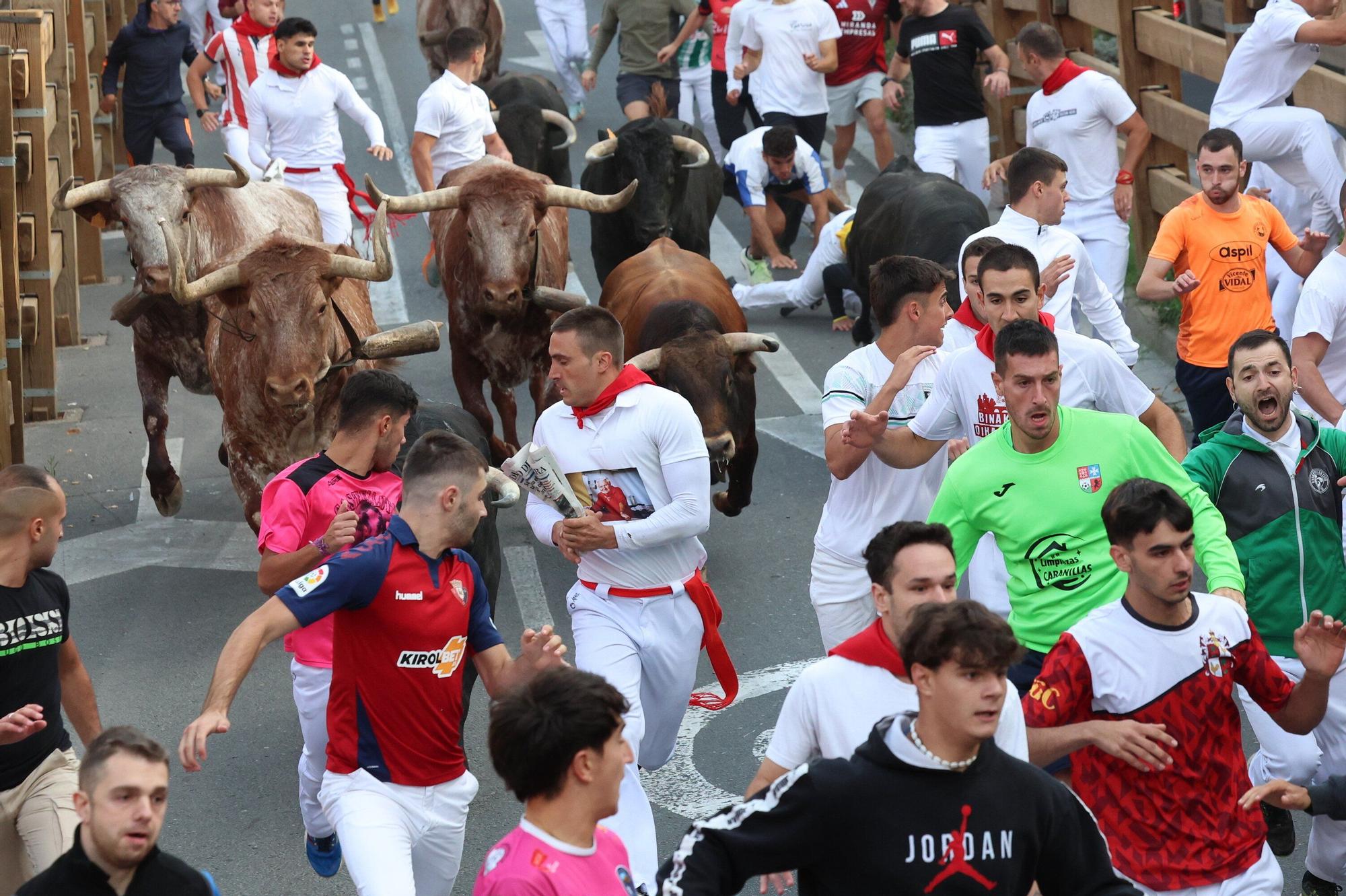 Fotos del primer encierro de las fiestas de Tudela 2025