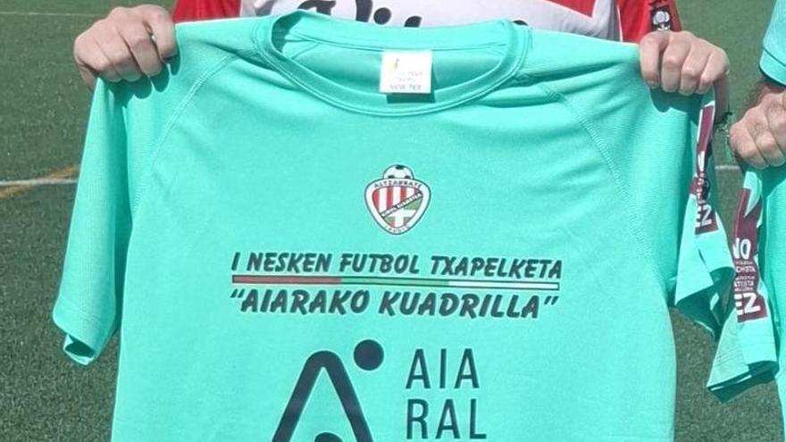 Camiseta del primer torneo de fútbol femenino de Aiaraldea