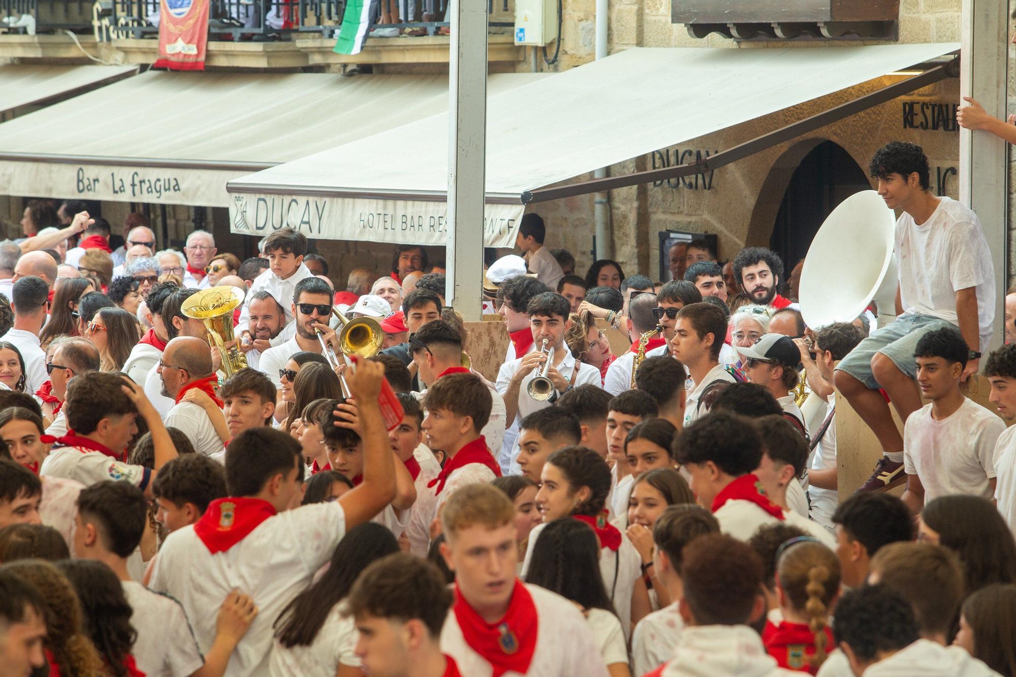 Fotos del cohete de fiestas de Olite 2025