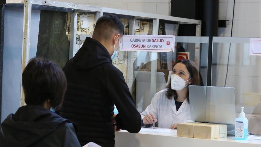 Osasunbidea enviará avisos al móvil 48 horas antes de las citas para reducir las más de 100.000 consultas perdidas