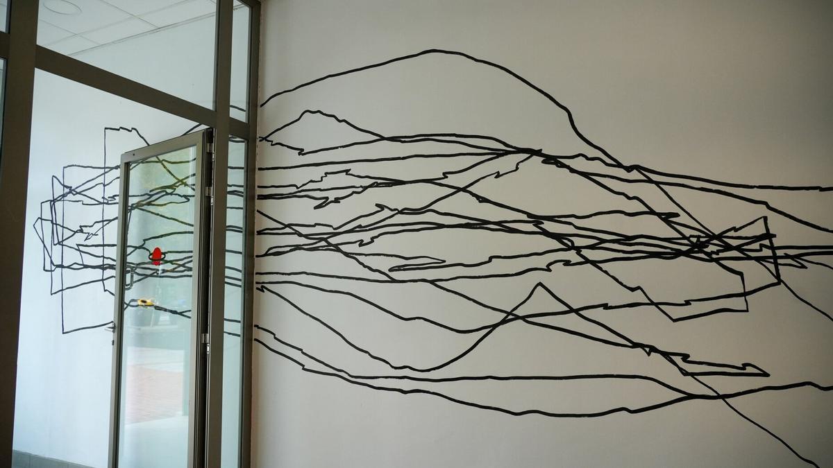 Obra de Ariana RAC en la sede de Zas Kultur.