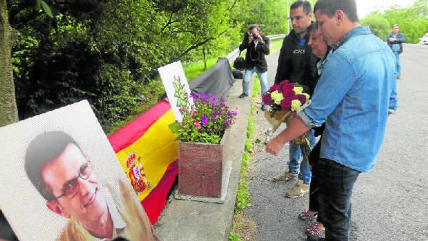 Homenaje a Puelles a los diez años de su asesinato