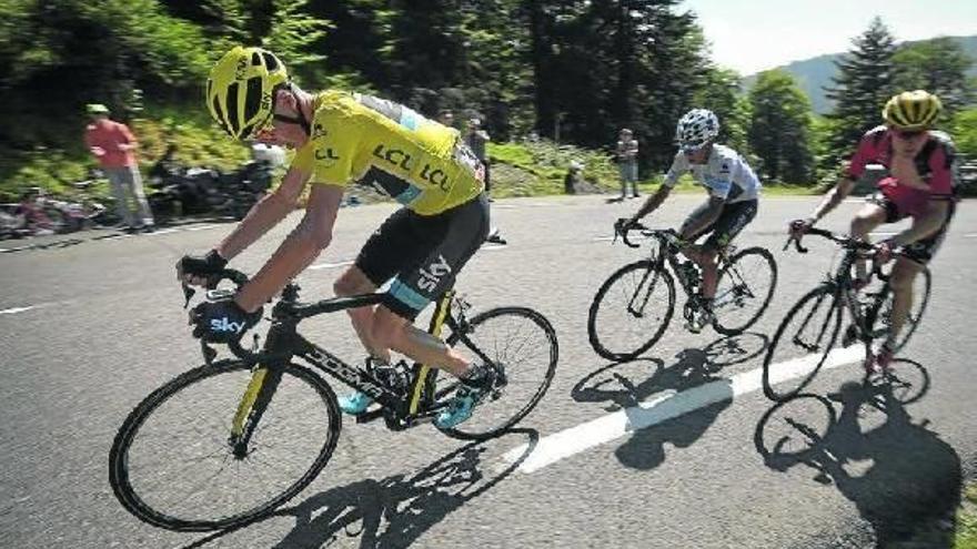 Froome se queda sin sombra