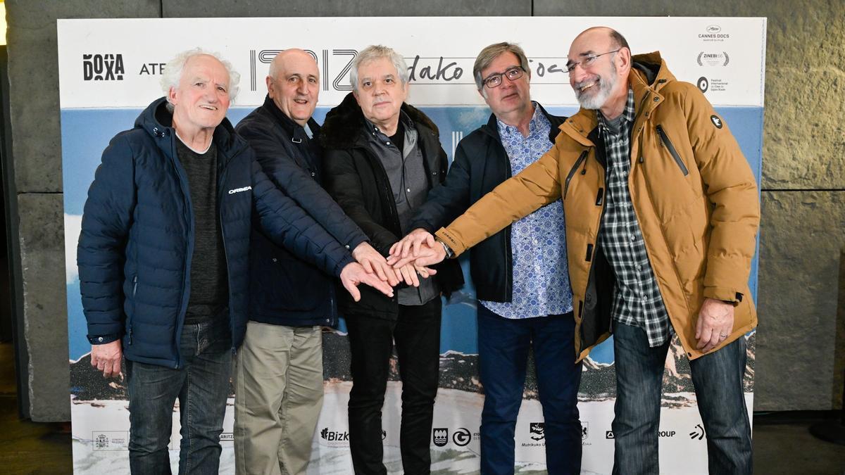 Reencuentro. En el estreno del documental ‘Itoiz Udako Sesioak’, se pudo disfrutar de un reencuentro entre los integrates del grupo.