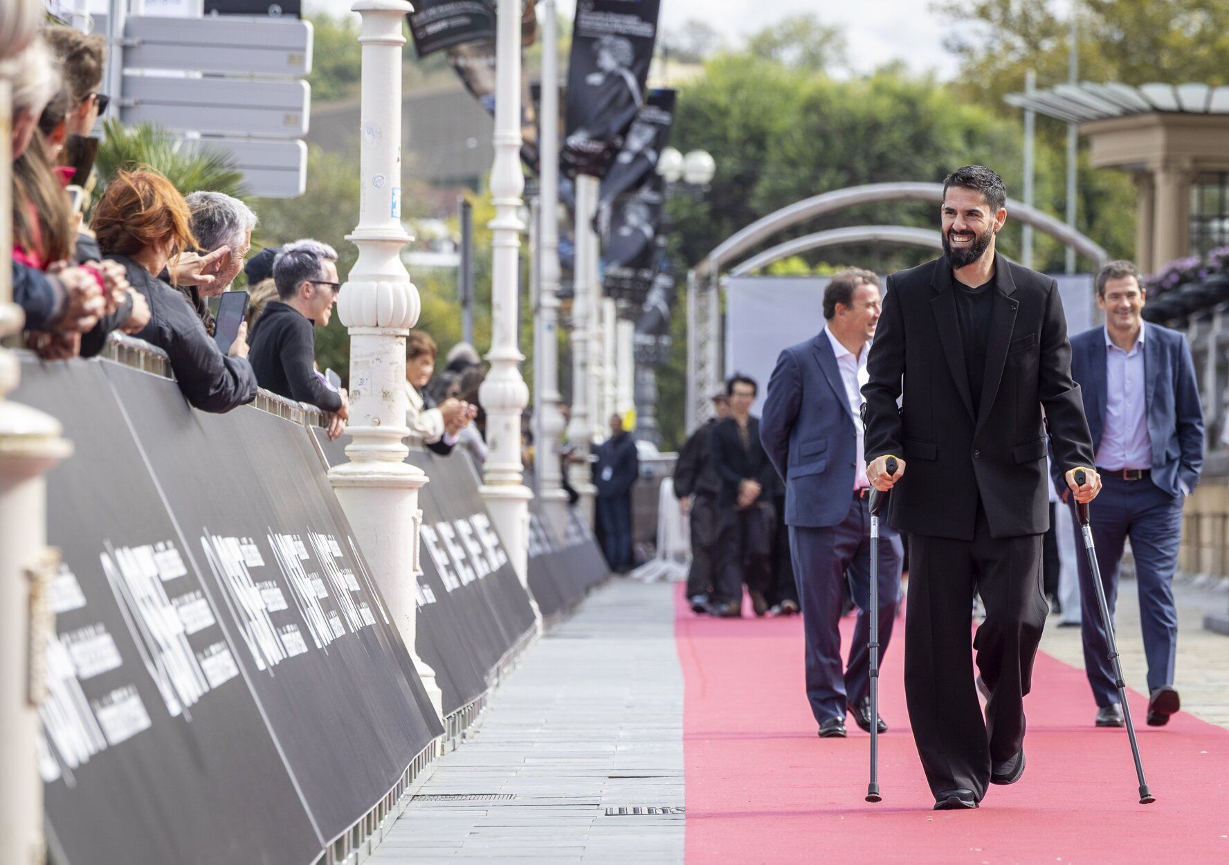 Alba Flores, Almodóvar... una cartelera de lujo en la alfombra roja del Zinemaldia