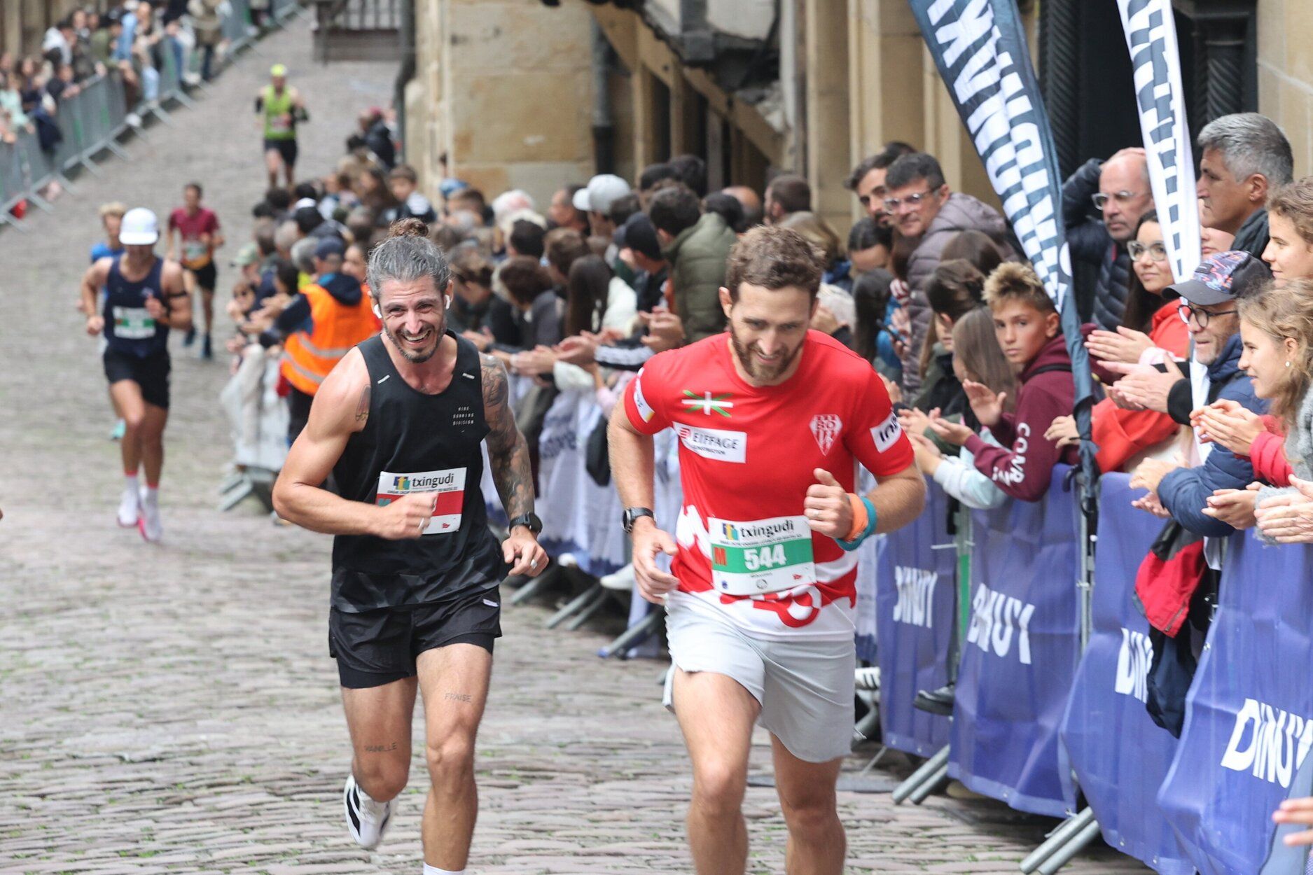 Nerea Egia y Rémi Raymond ganan la Donibane Lohizune-Hondarribia