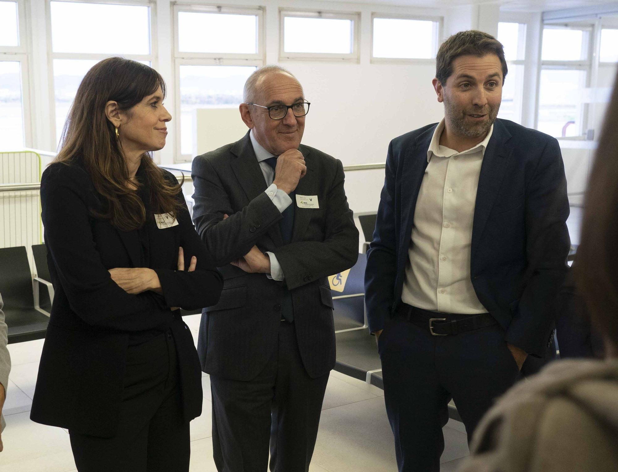 En imágenes: Foronda estrena los vuelos regulares a Barcelona y Madrid