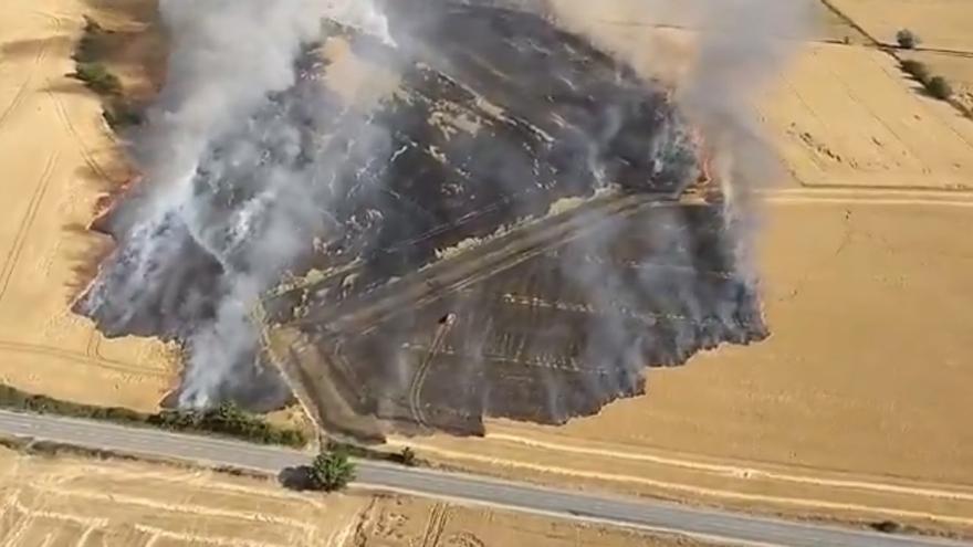 Declarado un incendio forestal que ha obligado a desalojar dos viviendas en Gazólaz