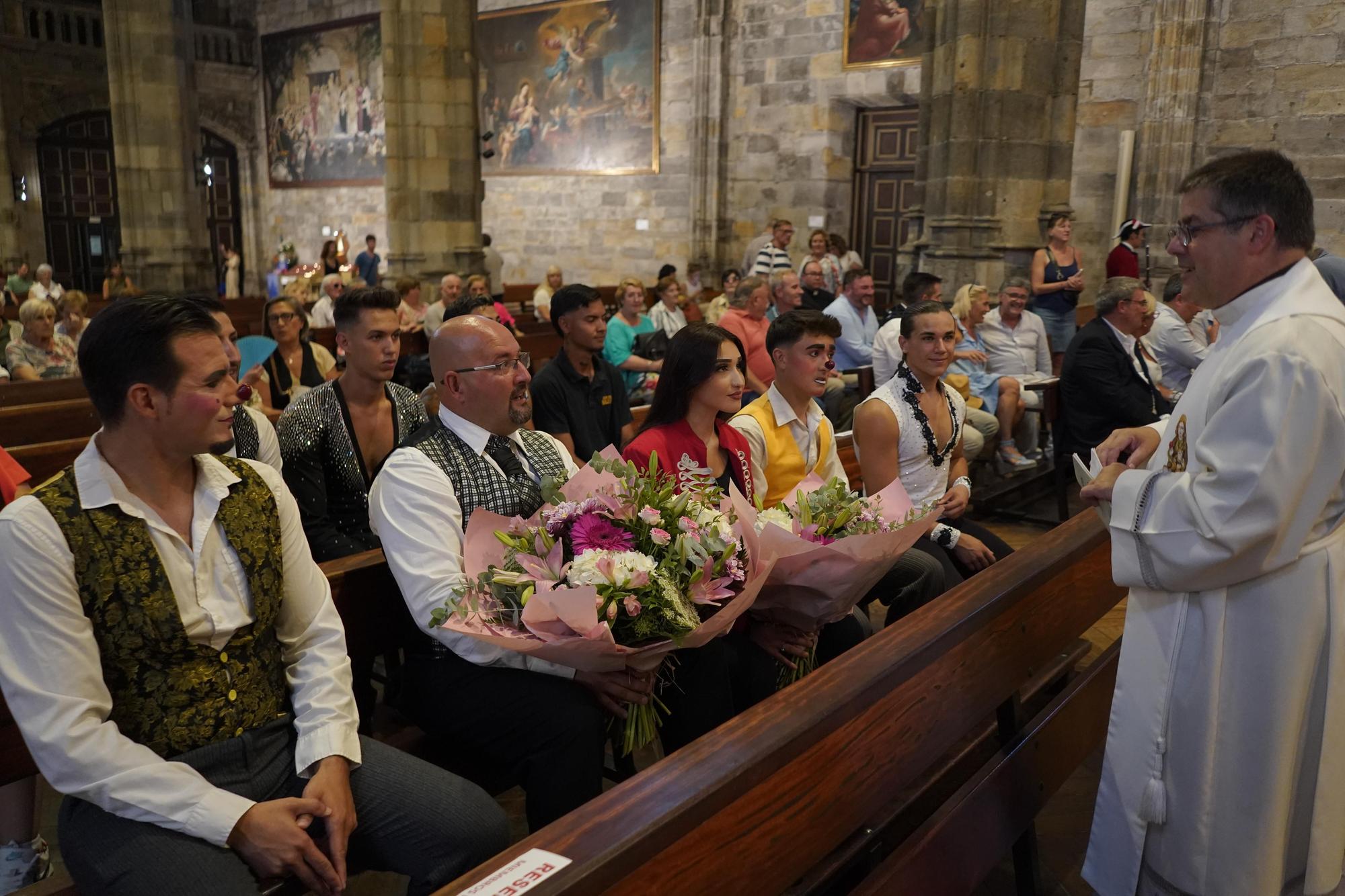En imágenes: Ofrenda floral del circo a la Virgen de Begoña