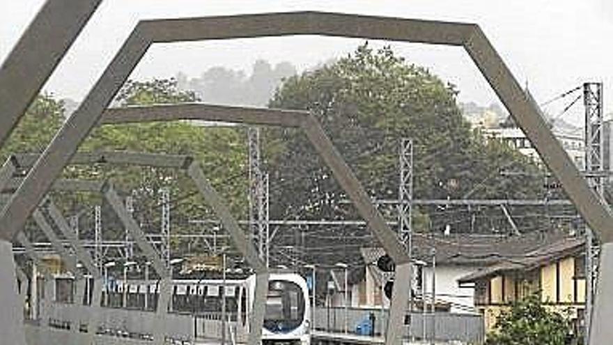 La estación muestra su esqueleto