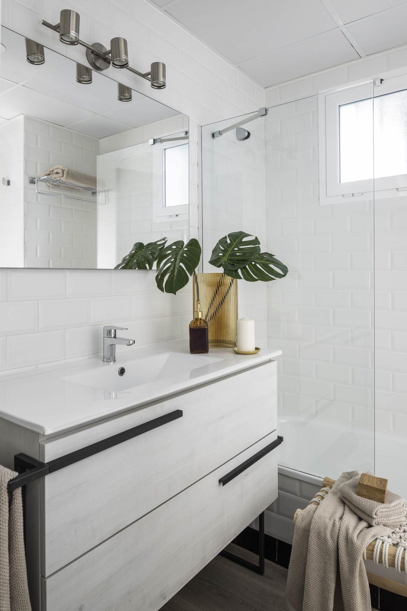 En imágenes: Cómo reformar un apartamento de tan solo 50 m2 para que sea funcional y atractivo