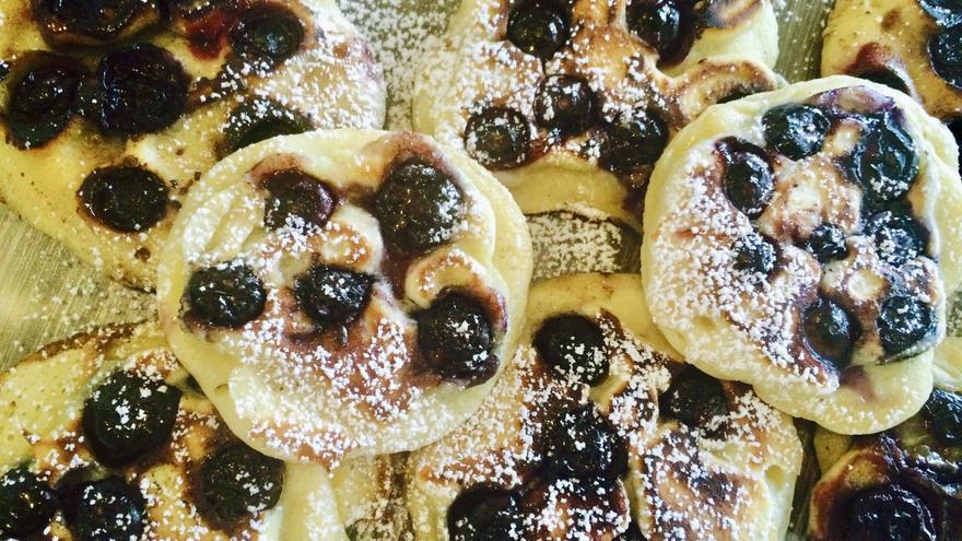 Recetas de verano: mini tortitas de arándanos, un desayuno saludable y saciante