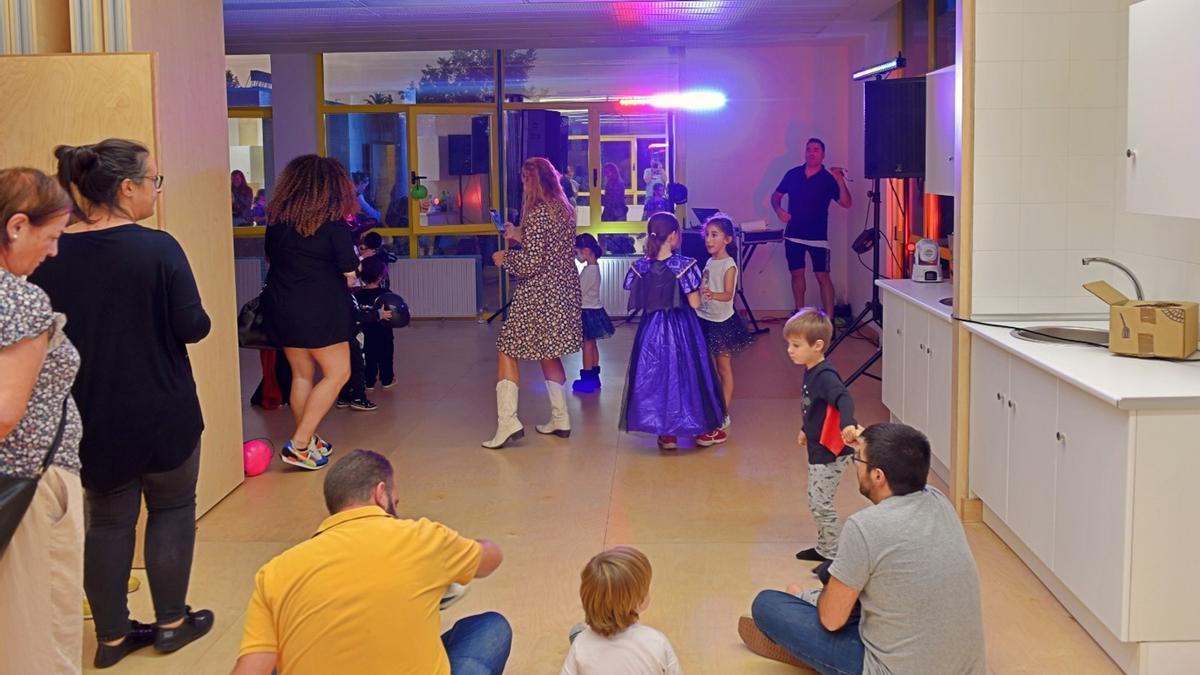 La reciente fiesta de Halloween acogió la inauguración del nuevo espacio infantil. La reciente fiesta de Halloween acogió la inauguración del nuevo espacio infantil.