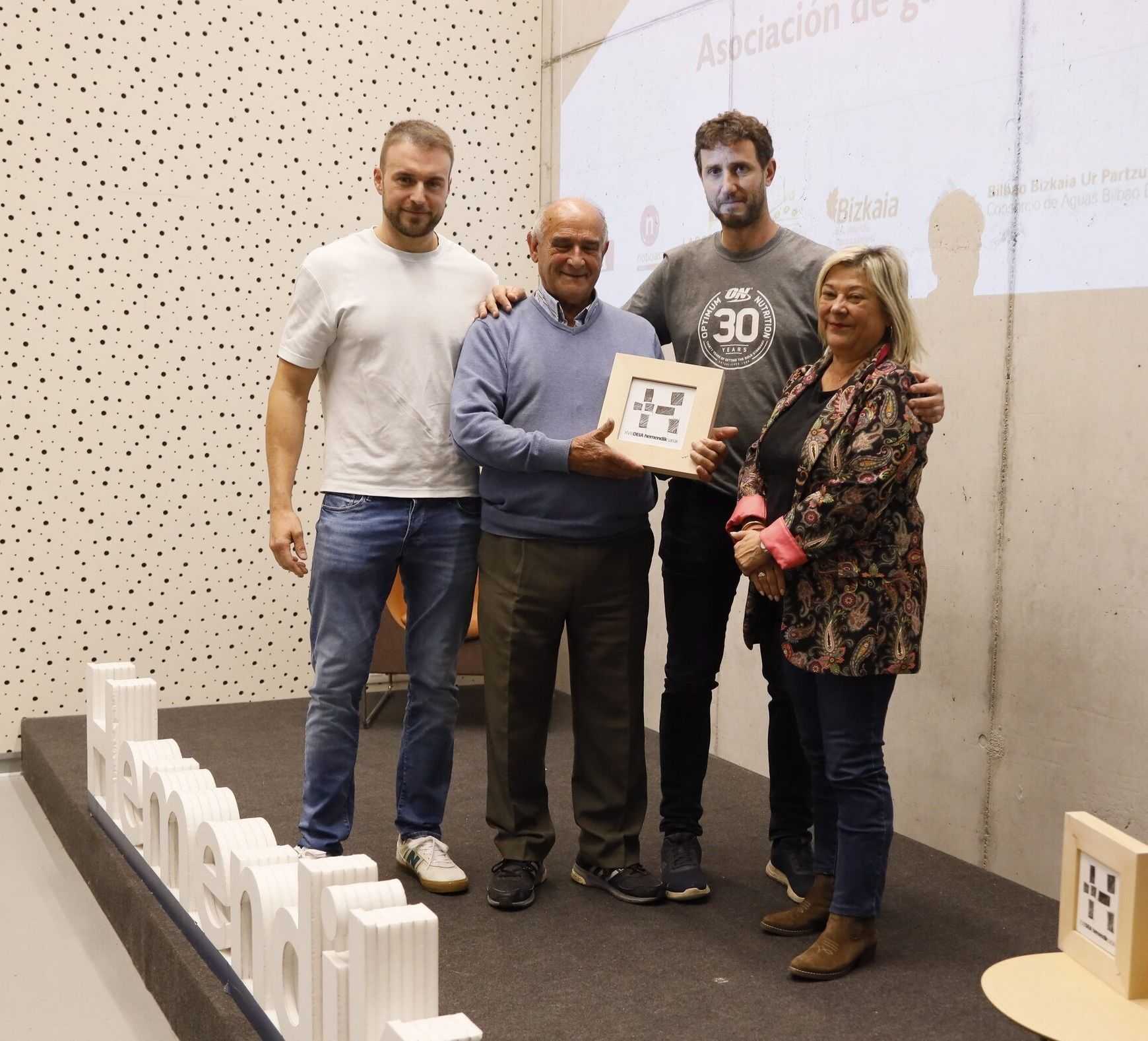 XVIII DEIA Laboral Kutxa Hemendik Sariak Enkarterri