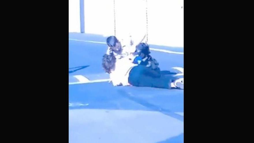 Un policía de EE.UU. reduce a un niño de 13 años con una pistola eléctrica