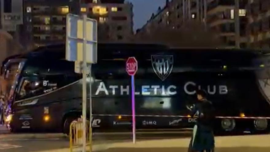 Imagen de la llegada del Athletic a Anoeta