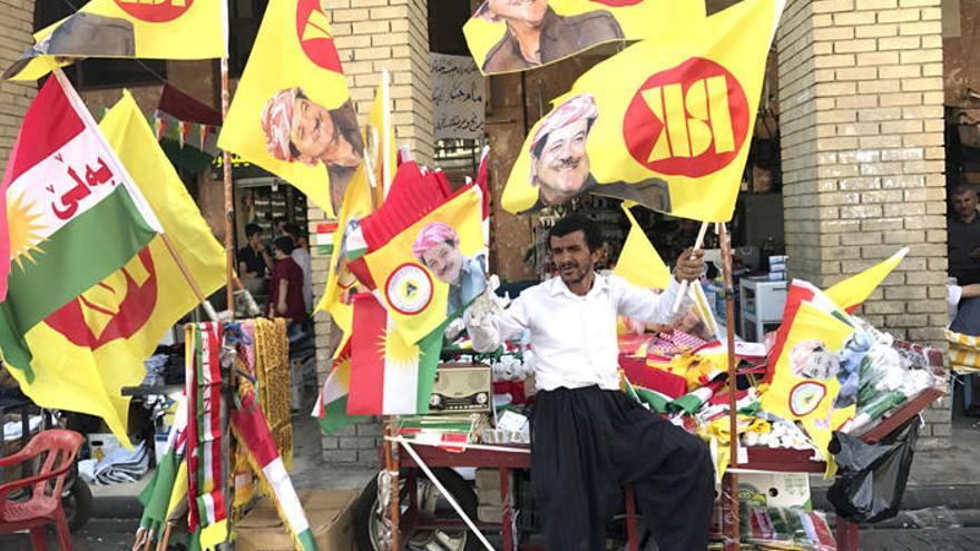 Ciudadanos de Erbil se preparan para la celebración del referéndum.