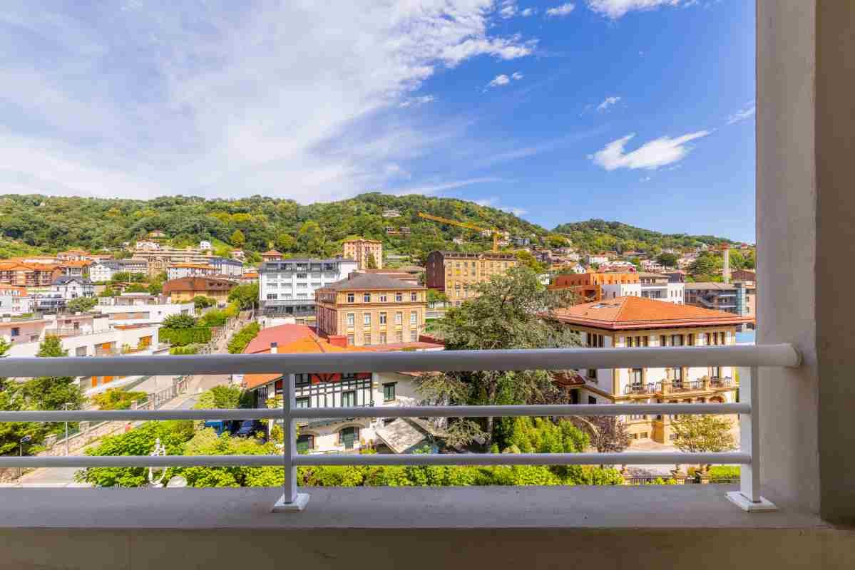 Amplio piso en venta a un paso de la playa de la Zurriol