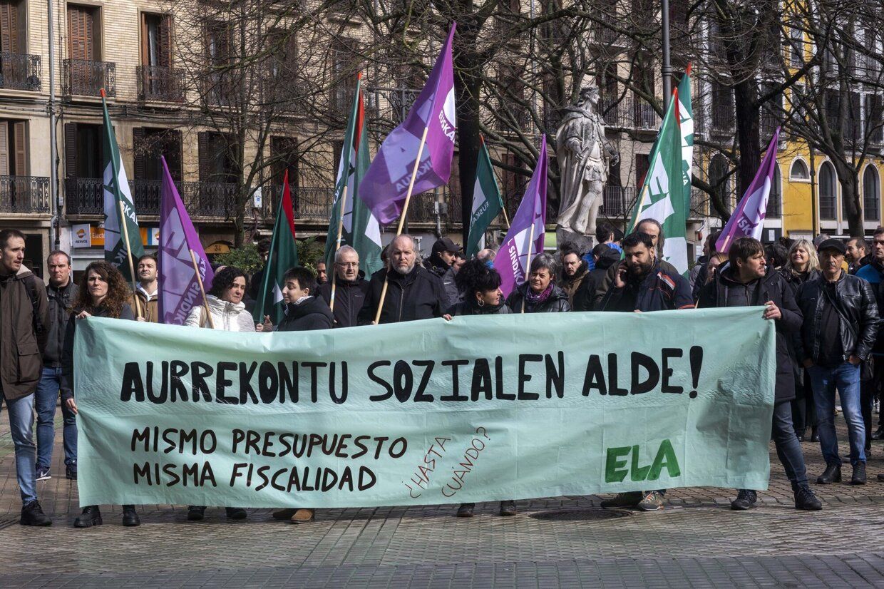 Manifestaciones y concentraciones ante el Parlamento de Navarra