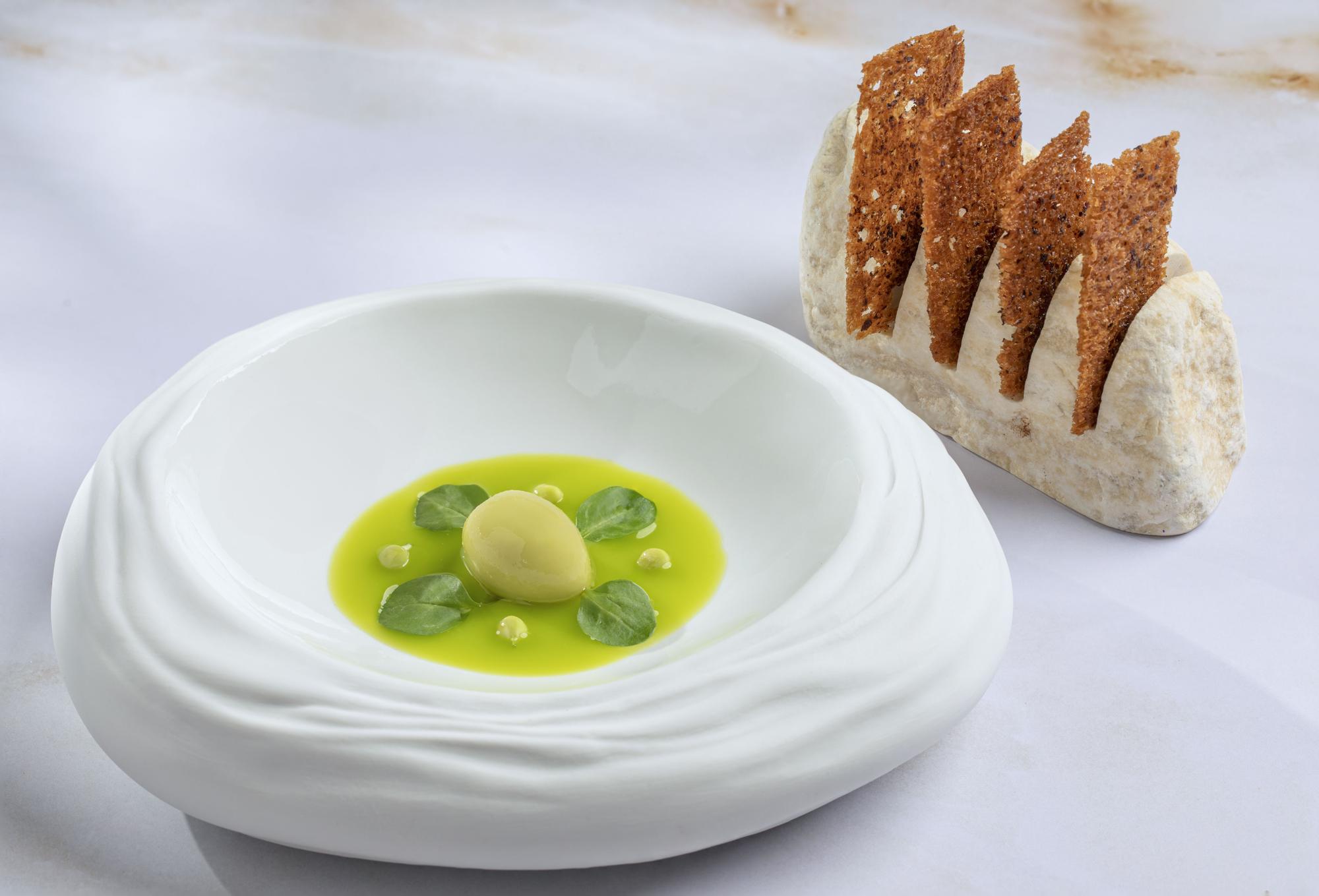 &#039;Nuestra oliva aliñada&#039;, un plato para abrir bocado.