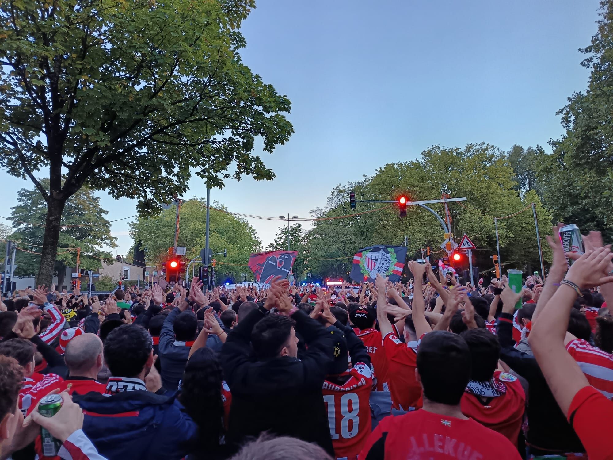Kalejira del Athletic hasta el campo del Dortmund