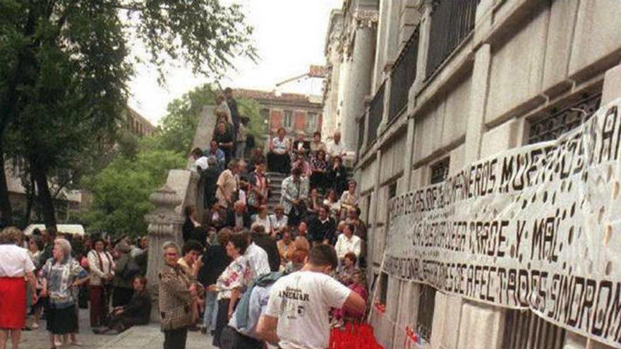 Homenaje a las víctimas de la colza.