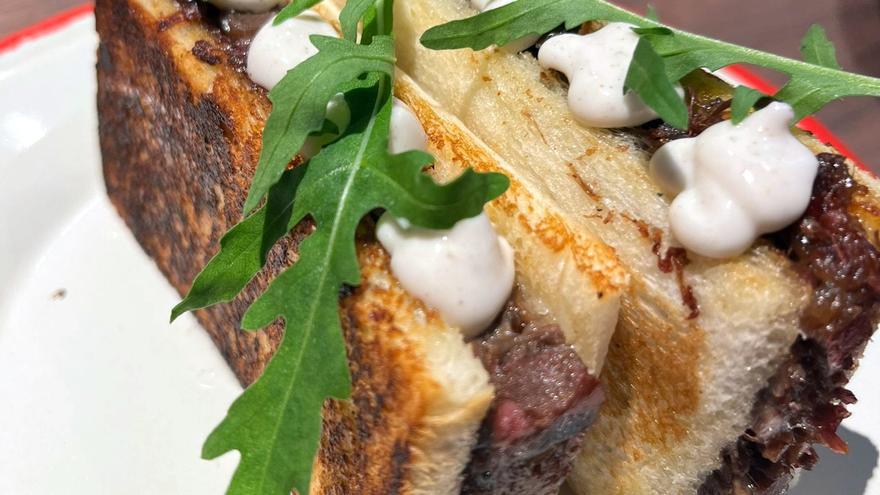 ‘Buen rollo’ y una cocina que huye de tópicos en el Lucky Baster en Bilbao