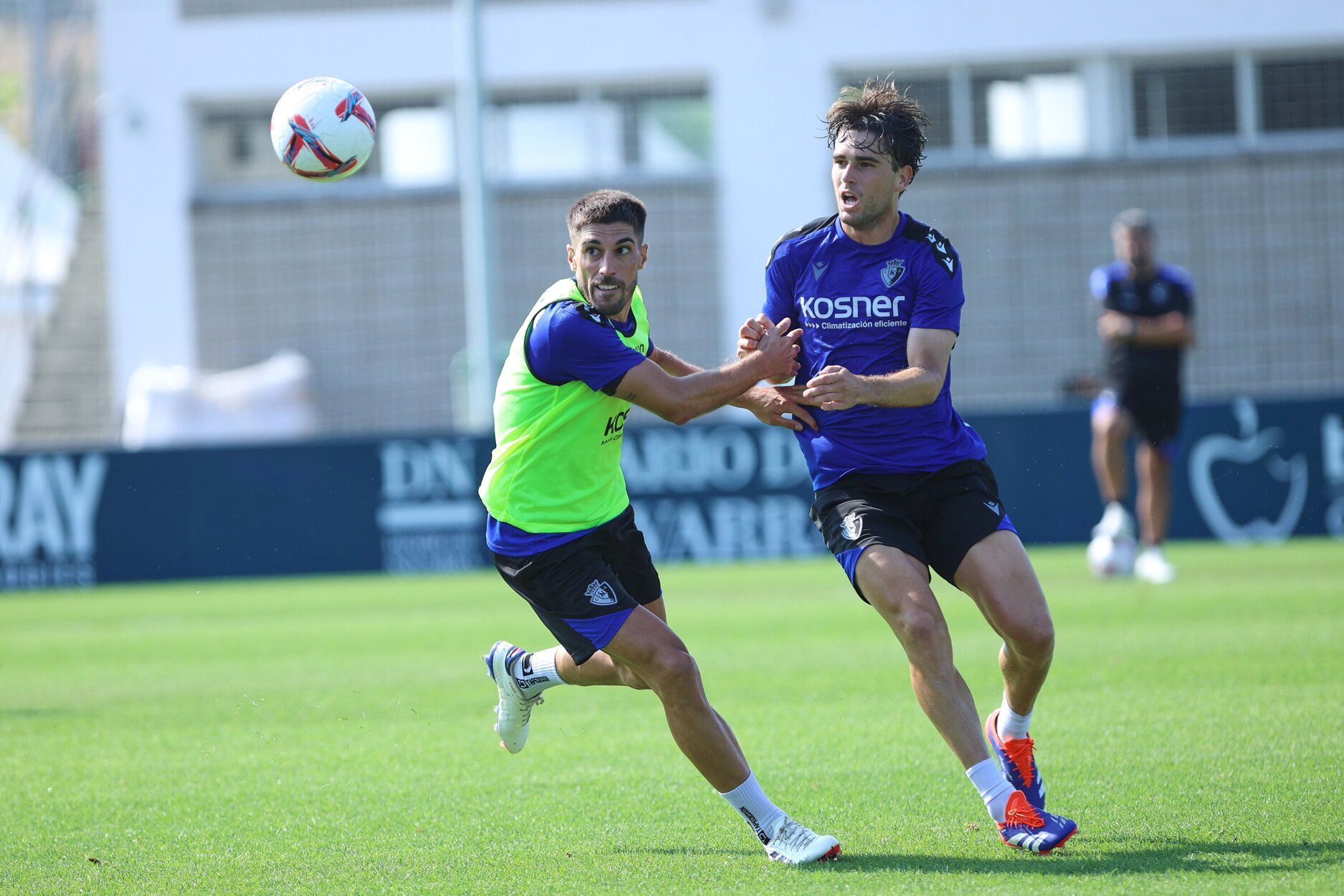 Fotos / Osasuna trabaja con intensidad en el entrenamiento de este miércoles